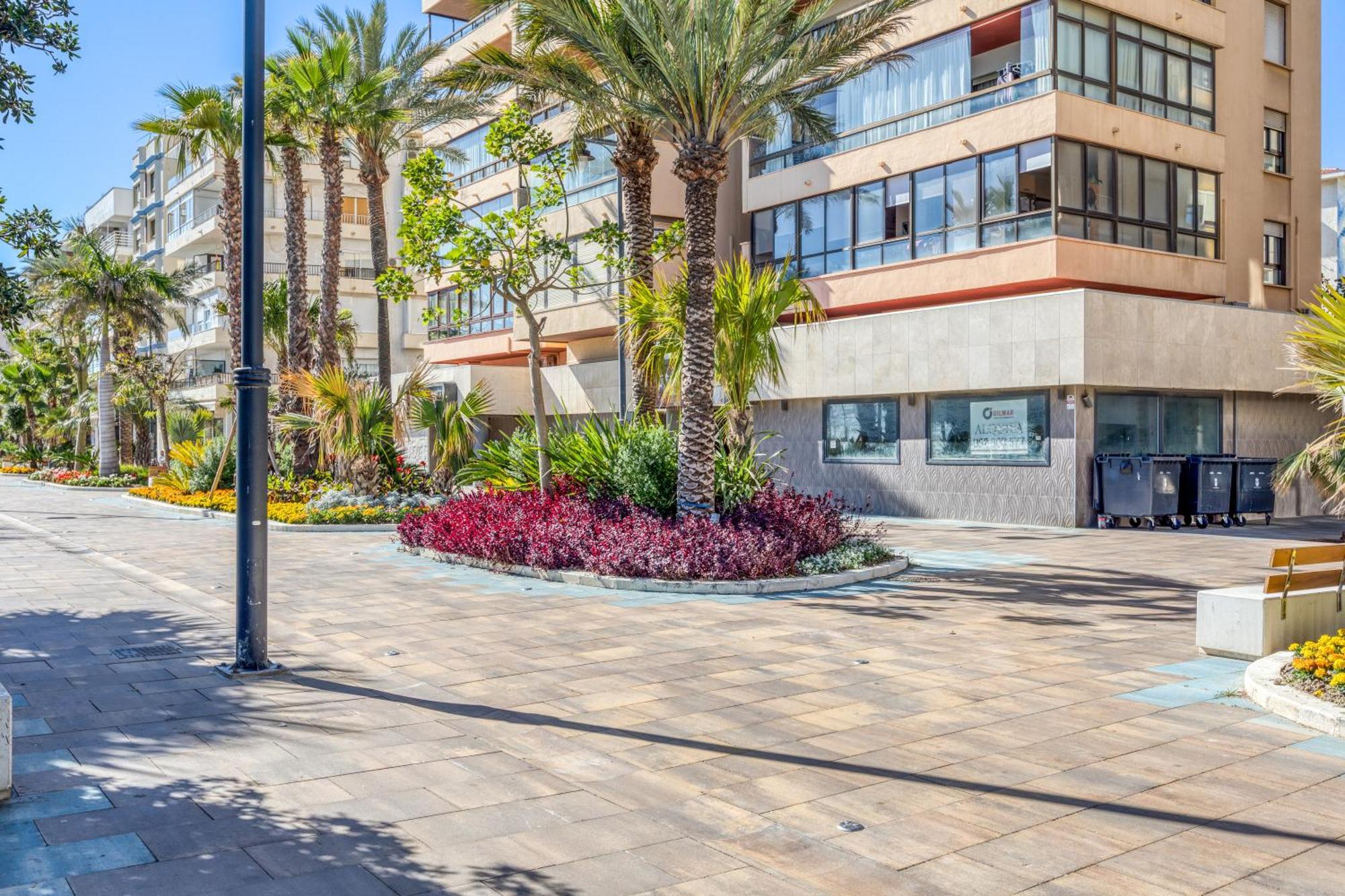Hanami Plaza Abc Estepona Exterior foto
